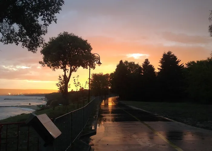 Apartment Sea Garden Lux Varna